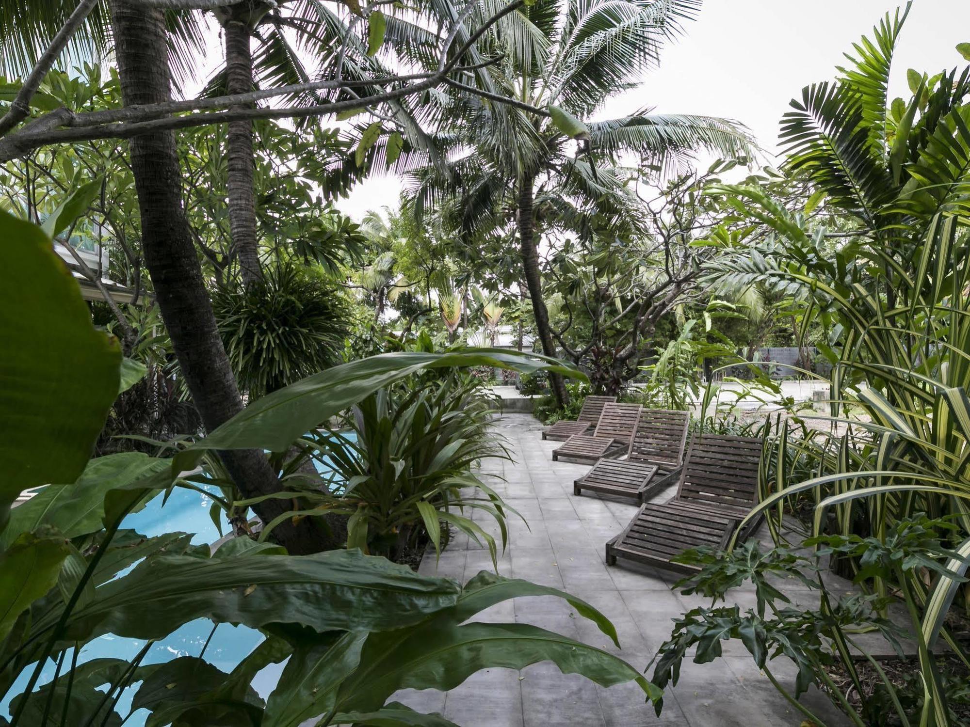 Refillnow! Hostel Bangkok Exterior photo